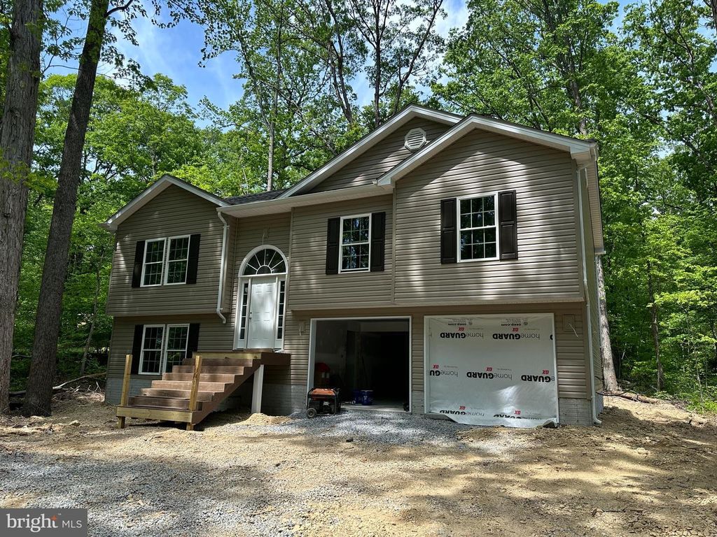 210 BEAVER TRL, Winchester, VA 22602