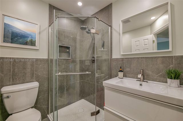 5171 W Oakland Park Blvd 309, Lauderdale Lakes, FL 33313