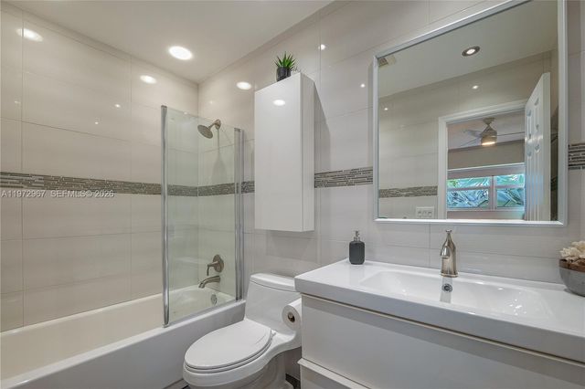 5171 W Oakland Park Blvd 309, Lauderdale Lakes, FL 33313