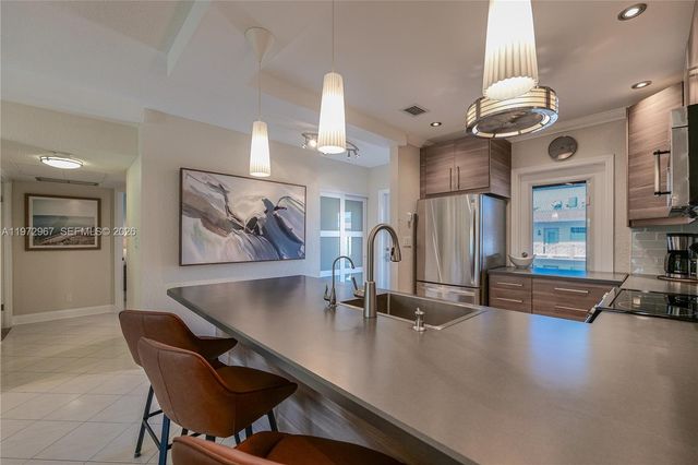 5171 W Oakland Park Blvd 309, Lauderdale Lakes, FL 33313