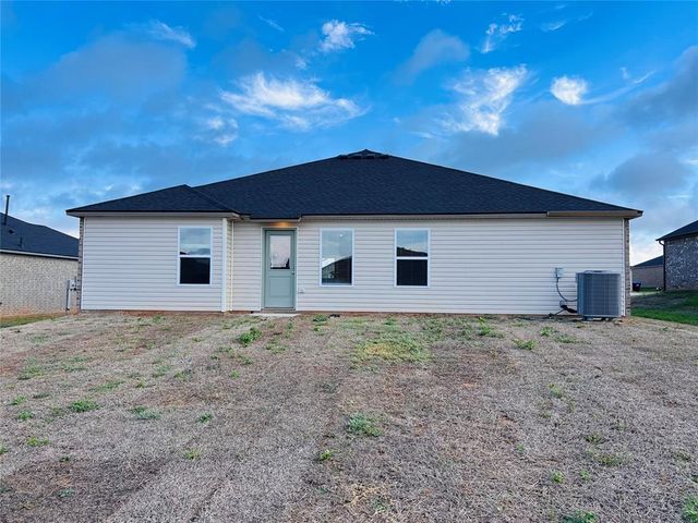604 Hillsboro Drive, Noble, OK 73068