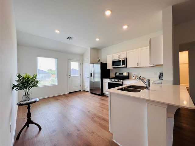 604 Hillsboro Drive, Noble, OK 73068