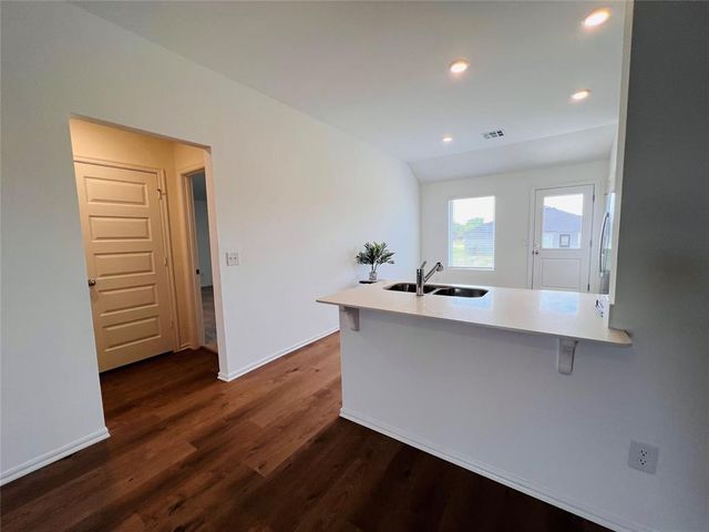 604 Hillsboro Drive, Noble, OK 73068