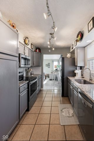 5834 Cross Bridge Circle, Plainfield, IN 46168