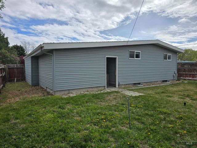 1979 Sherry Dr, Twin Falls, ID 83301
