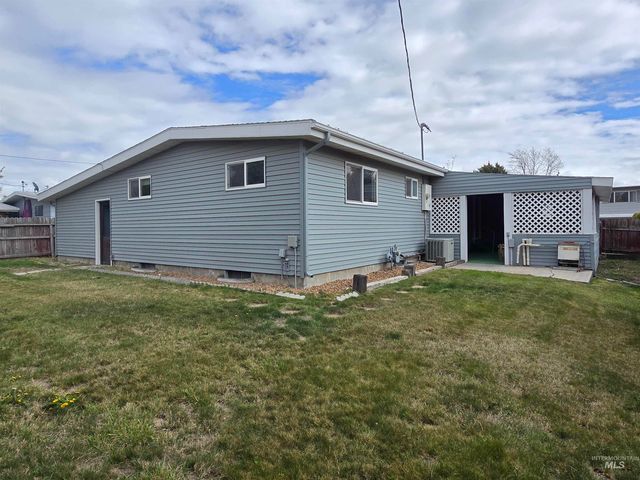 1979 Sherry Dr, Twin Falls, ID 83301