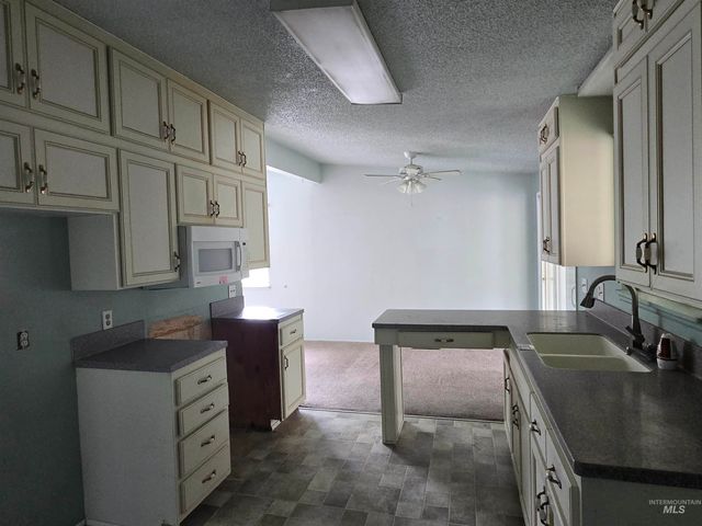 1979 Sherry Dr, Twin Falls, ID 83301