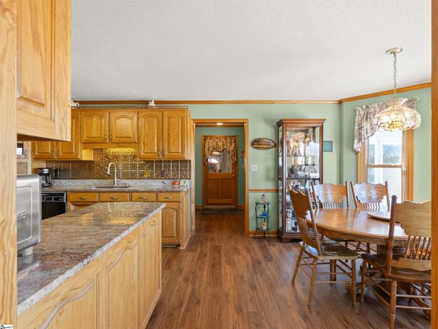 5981 Highway 357, Campobello, SC 29322