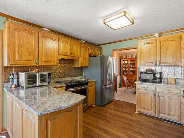 5981 Highway 357, Campobello, SC 29322