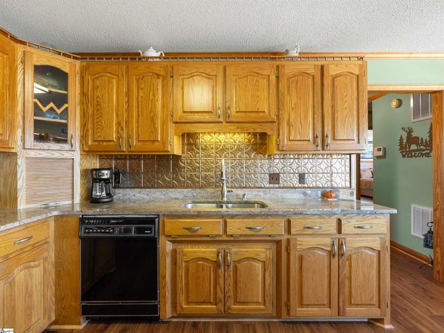 5981 Highway 357, Campobello, SC 29322