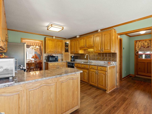 5981 Highway 357, Campobello, SC 29322