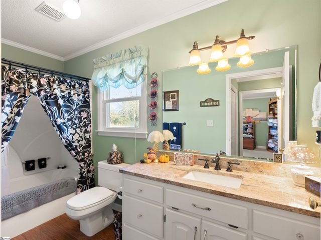 5981 Highway 357, Campobello, SC 29322