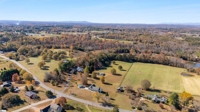 5981 Highway 357, Campobello, SC 29322