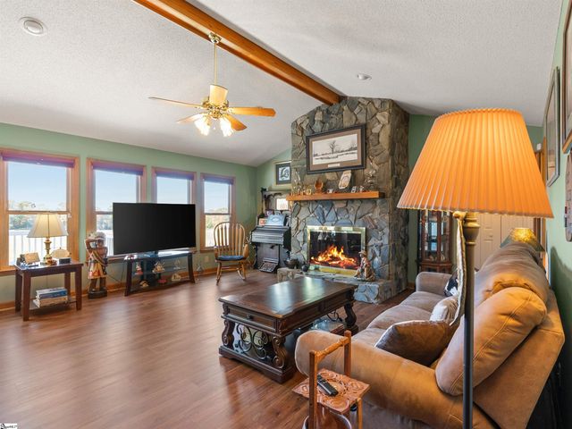 5981 Highway 357, Campobello, SC 29322