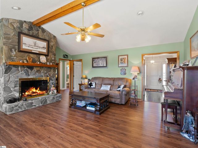 5981 Highway 357, Campobello, SC 29322