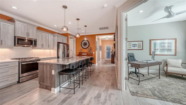 10016 LAKE WALES CIRCLE, Sarasota, FL 34241