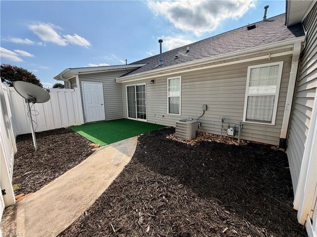 2418 Wynbrook Square Court, Winston-salem, NC 27103