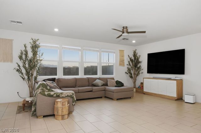 6905 Toll Mountain Street, North Las Vegas, NV 89086