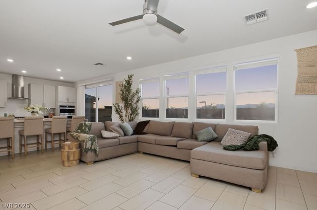 6905 Toll Mountain Street, North Las Vegas, NV 89086