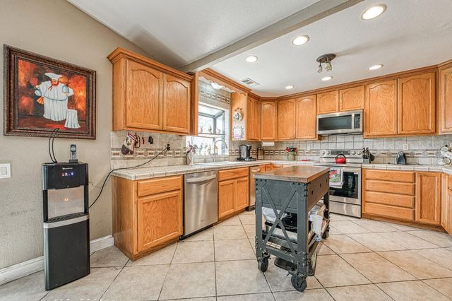 34786 Avenue 15, Madera, CA 93636