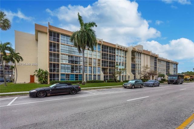 2000 Atlantic Shores Boulevard 107, Hallandale Beach, FL 33009