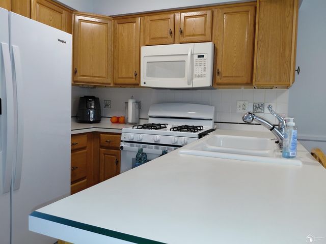 18680 Rudgate Street, Southgate, MI 48195