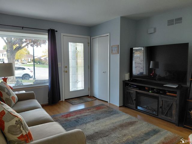 18680 Rudgate Street, Southgate, MI 48195