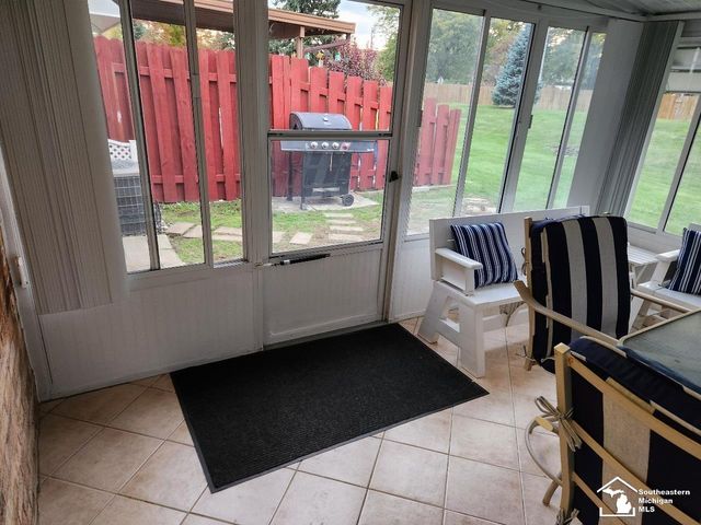 18680 Rudgate Street, Southgate, MI 48195