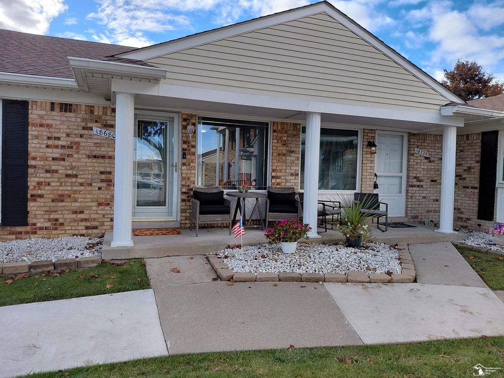 18680 Rudgate Street, Southgate, MI 48195