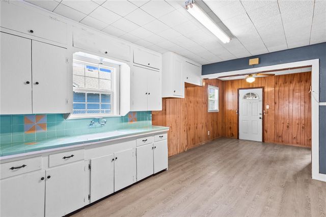 1222 18th St, Corpus Christi, TX 78405