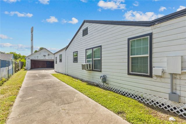 1222 18th St, Corpus Christi, TX 78405