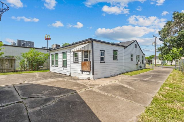 1222 18th St, Corpus Christi, TX 78405