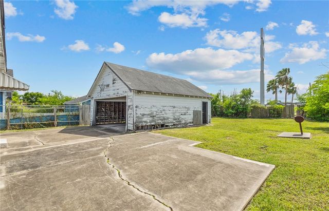 1222 18th St, Corpus Christi, TX 78405