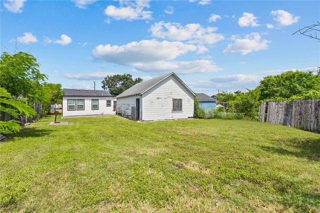 1222 18th St, Corpus Christi, TX 78405