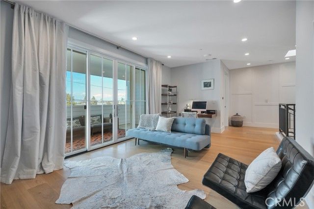 844 14th, Manhattan Beach, CA 90266