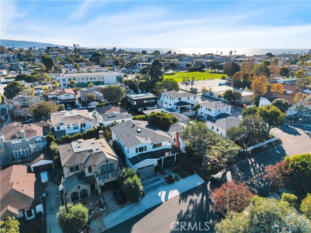 844 14th, Manhattan Beach, CA 90266