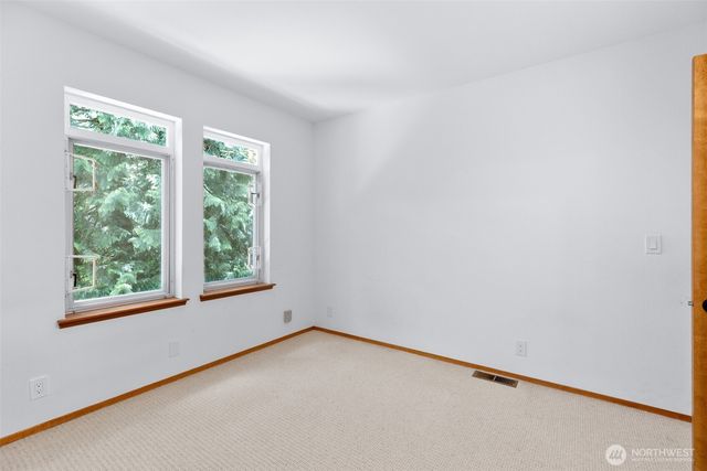10095 NE Knight Road, Bainbridge Island, WA 98110