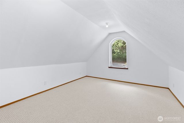 10095 NE Knight Road, Bainbridge Island, WA 98110