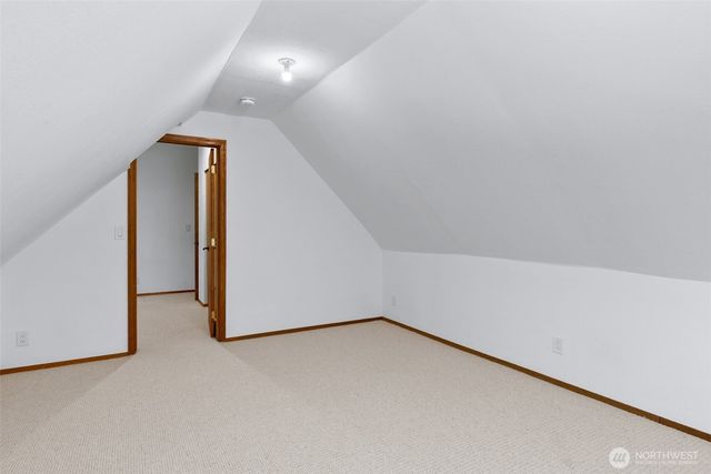 10095 NE Knight Road, Bainbridge Island, WA 98110