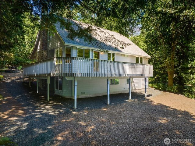 10095 NE Knight Road, Bainbridge Island, WA 98110