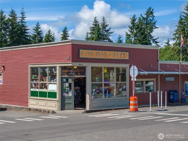 10095 NE Knight Road, Bainbridge Island, WA 98110