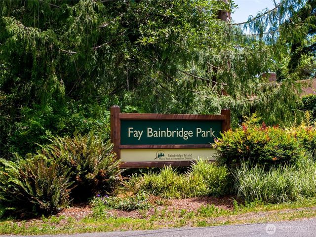 10095 NE Knight Road, Bainbridge Island, WA 98110