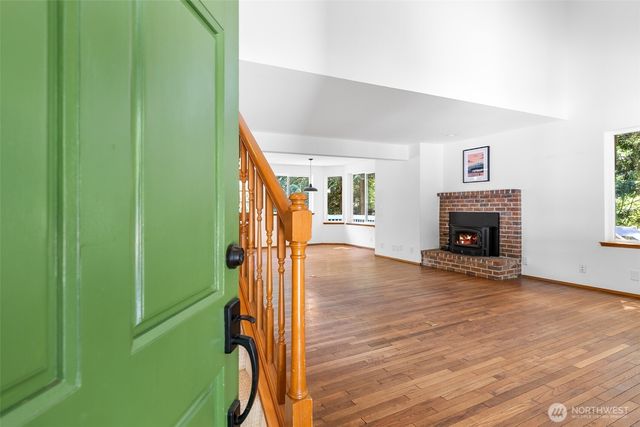 10095 NE Knight Road, Bainbridge Island, WA 98110