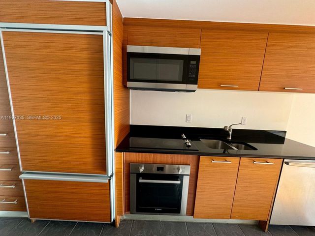 50 BISCAYNE BLVD 1703, Miami, FL 33132