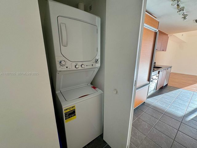 50 BISCAYNE BLVD 1703, Miami, FL 33132