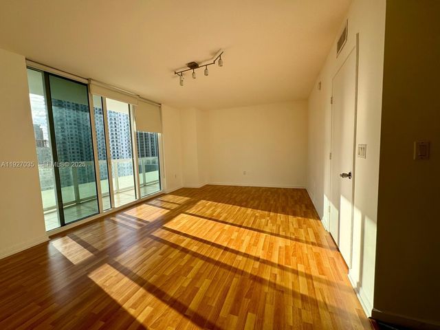 50 BISCAYNE BLVD 1703, Miami, FL 33132