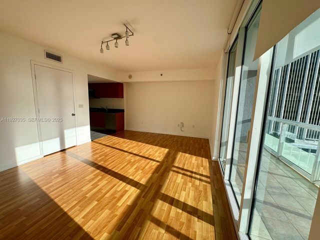 50 BISCAYNE BLVD 1703, Miami, FL 33132