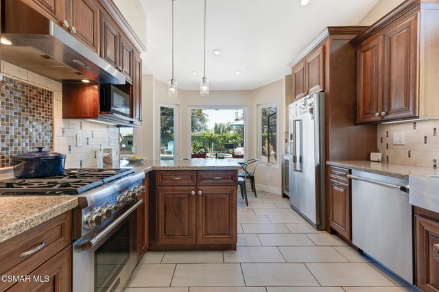 674 Azure Hills Drive, Simi Valley, CA 93065