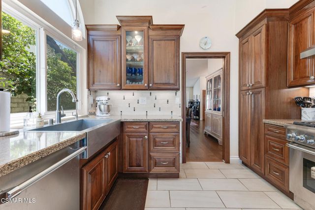 674 Azure Hills Drive, Simi Valley, CA 93065
