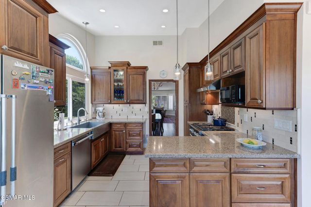 674 Azure Hills Drive, Simi Valley, CA 93065
